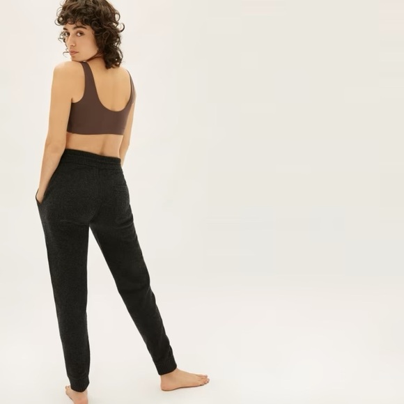 Everlane Perform Bra in Brown NWT Size XS Sold Out Online - Picture 4 of 6